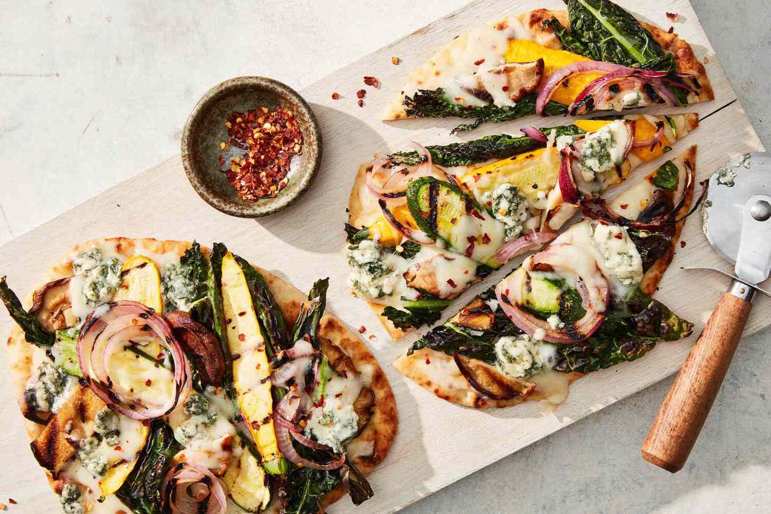 grilled-veggie-pizzas-recipe