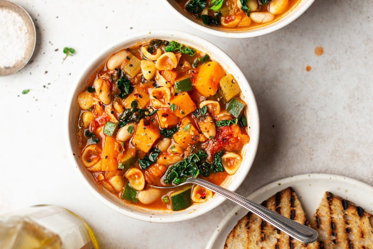 healthy-veggie-minestrone-soup-recipe