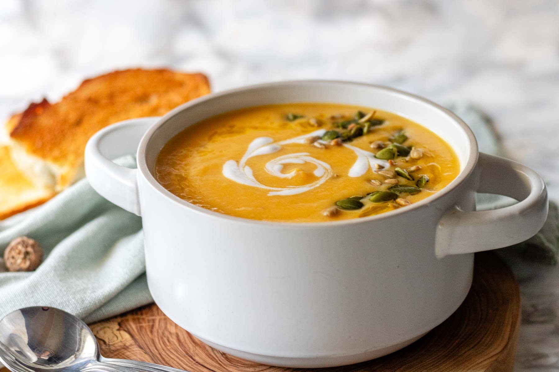 instant-pot-vegan-cauliflower-soup-recipe