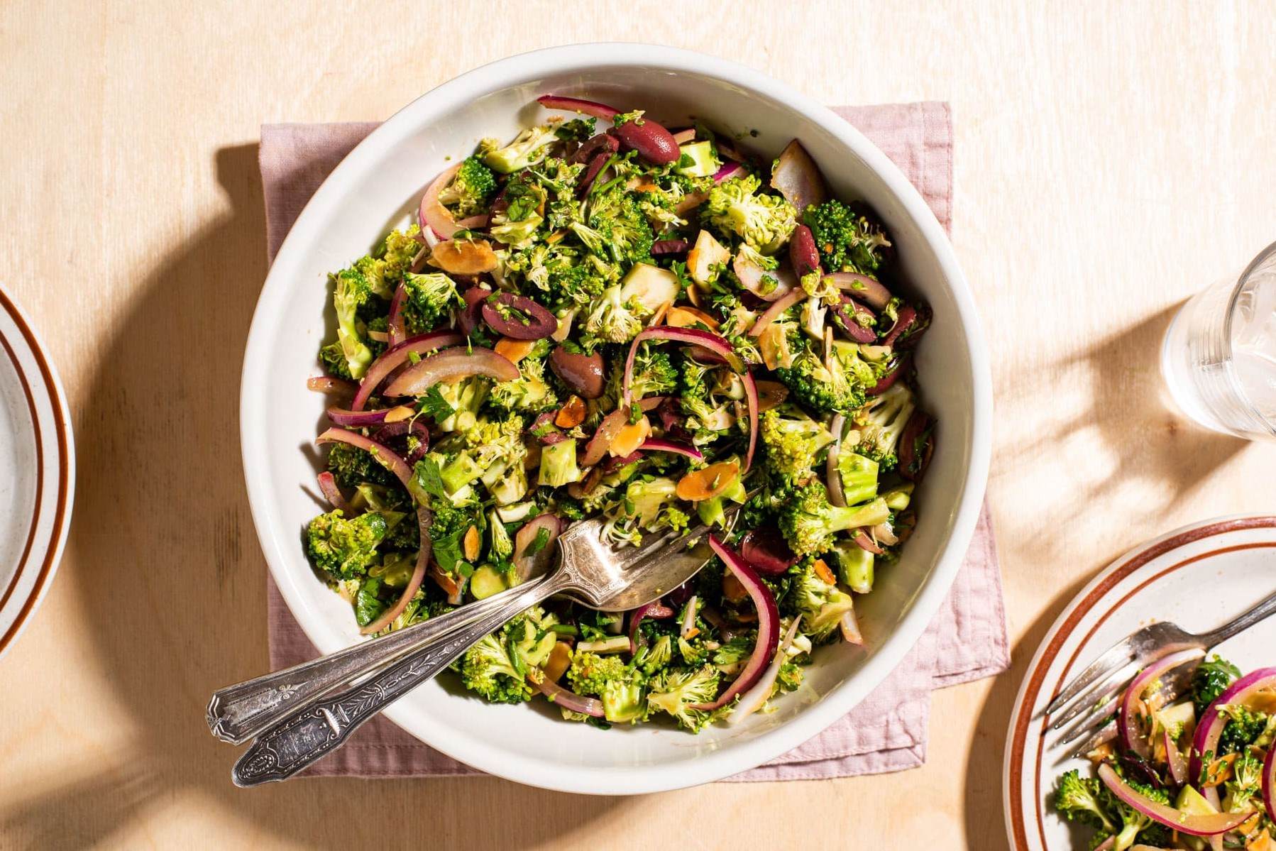 raw-vegan-broccoli-salad-recipe