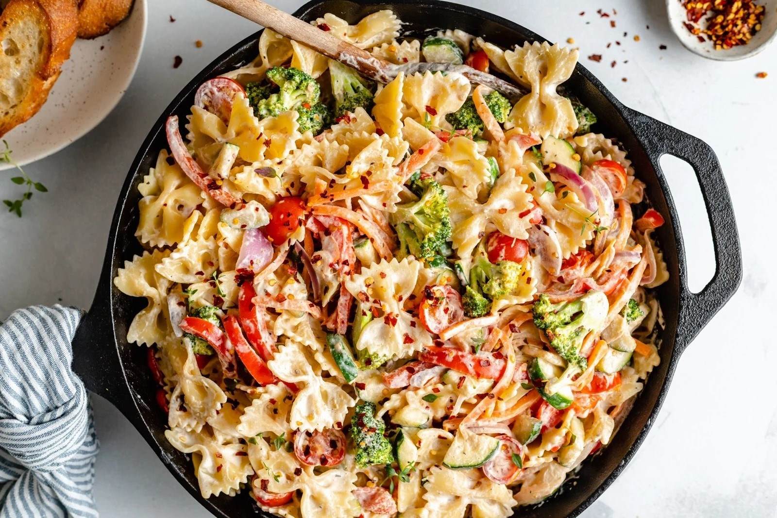 vegan-alfredo-with-veggies-recipe