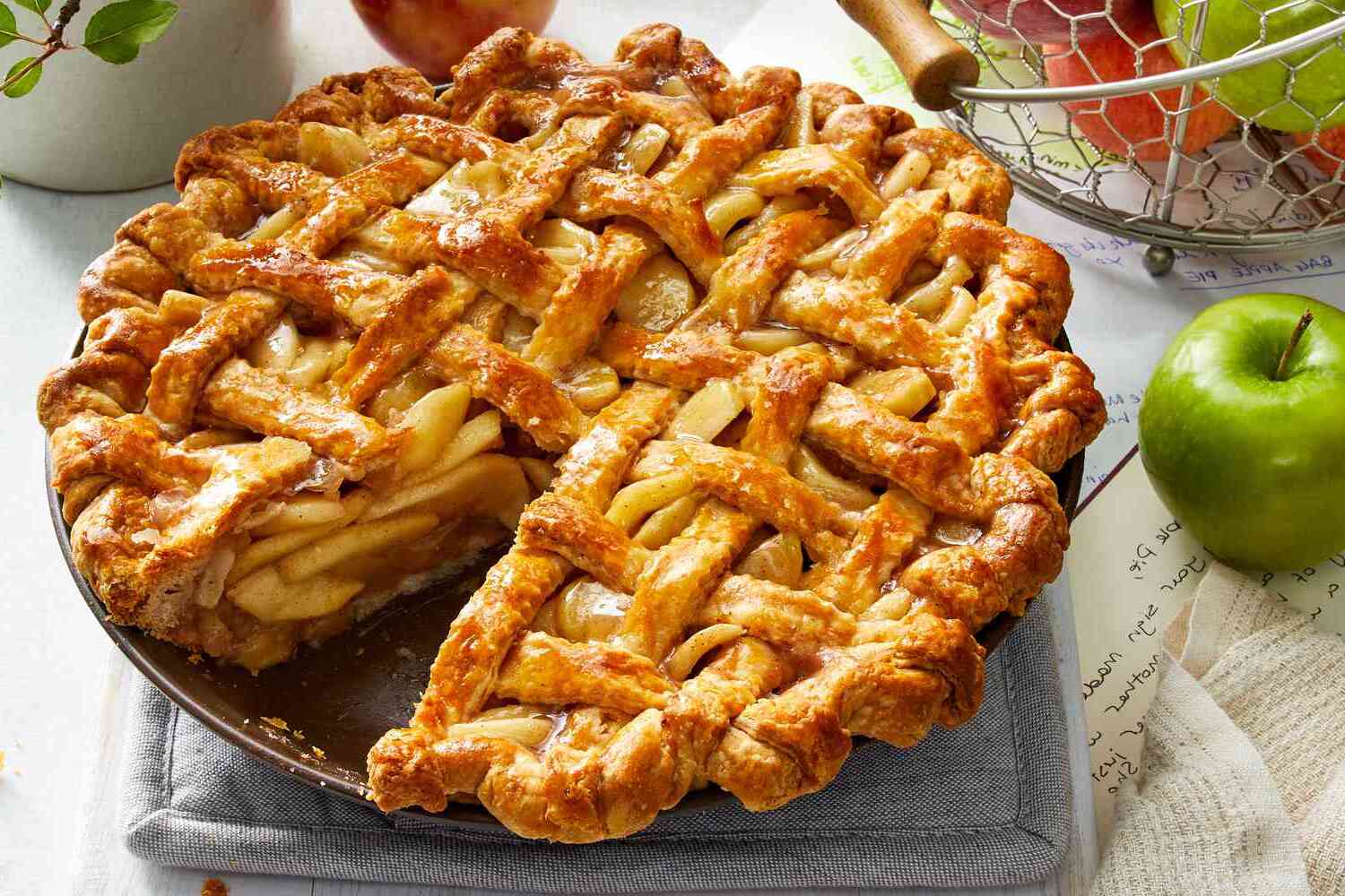 Vegan Apple Pie Recipe | Vegan Girls Guide