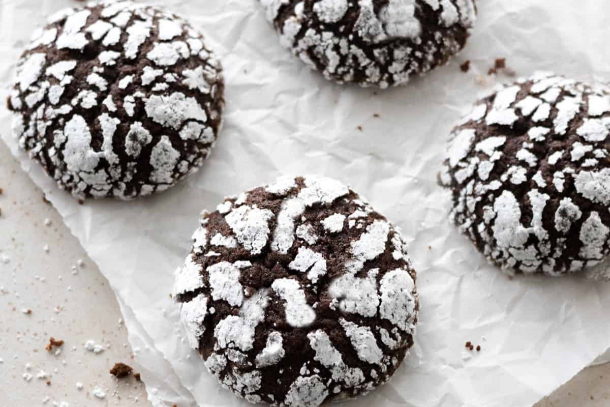 vegan-chocolate-crinkle-cookies-recipe