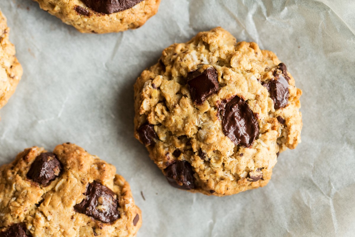 vegan-chocolate-oatmeal-cookies-recipe