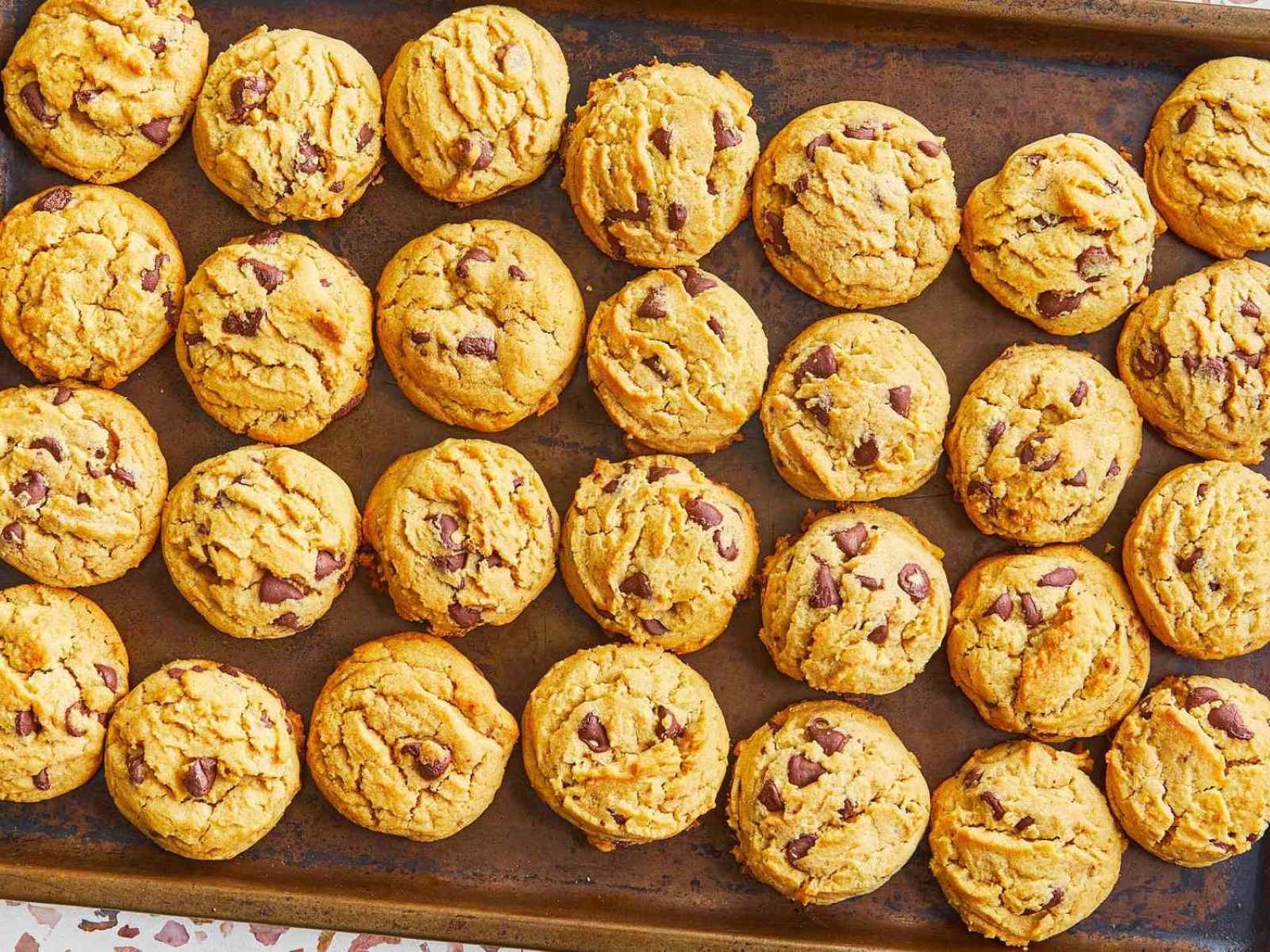 vegan-chocolate-peanut-butter-skillet-cookie-recipe