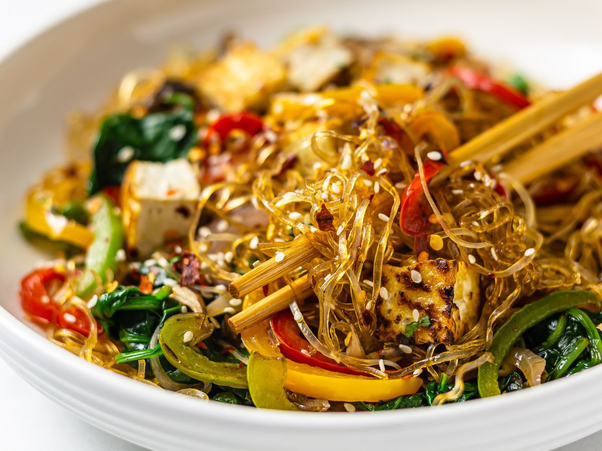 vegan-japchae-korean-noodles-recipe