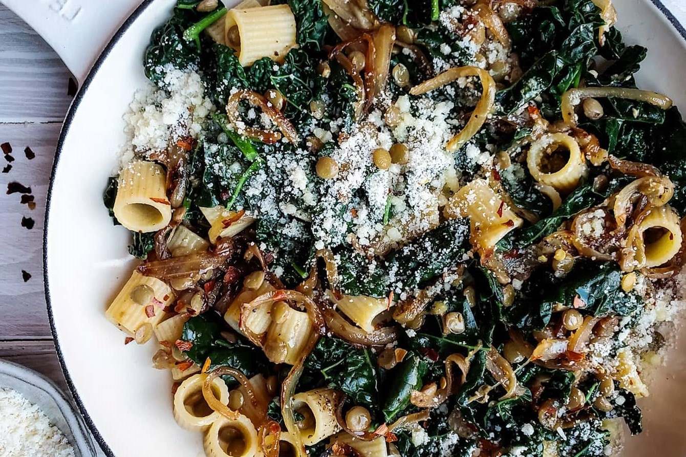 vegan-lentil-kale-and-red-onion-pasta-recipe