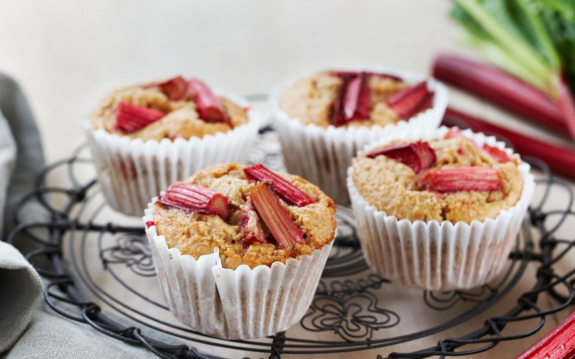 vegan-rhubarb-bran-muffins-recipe