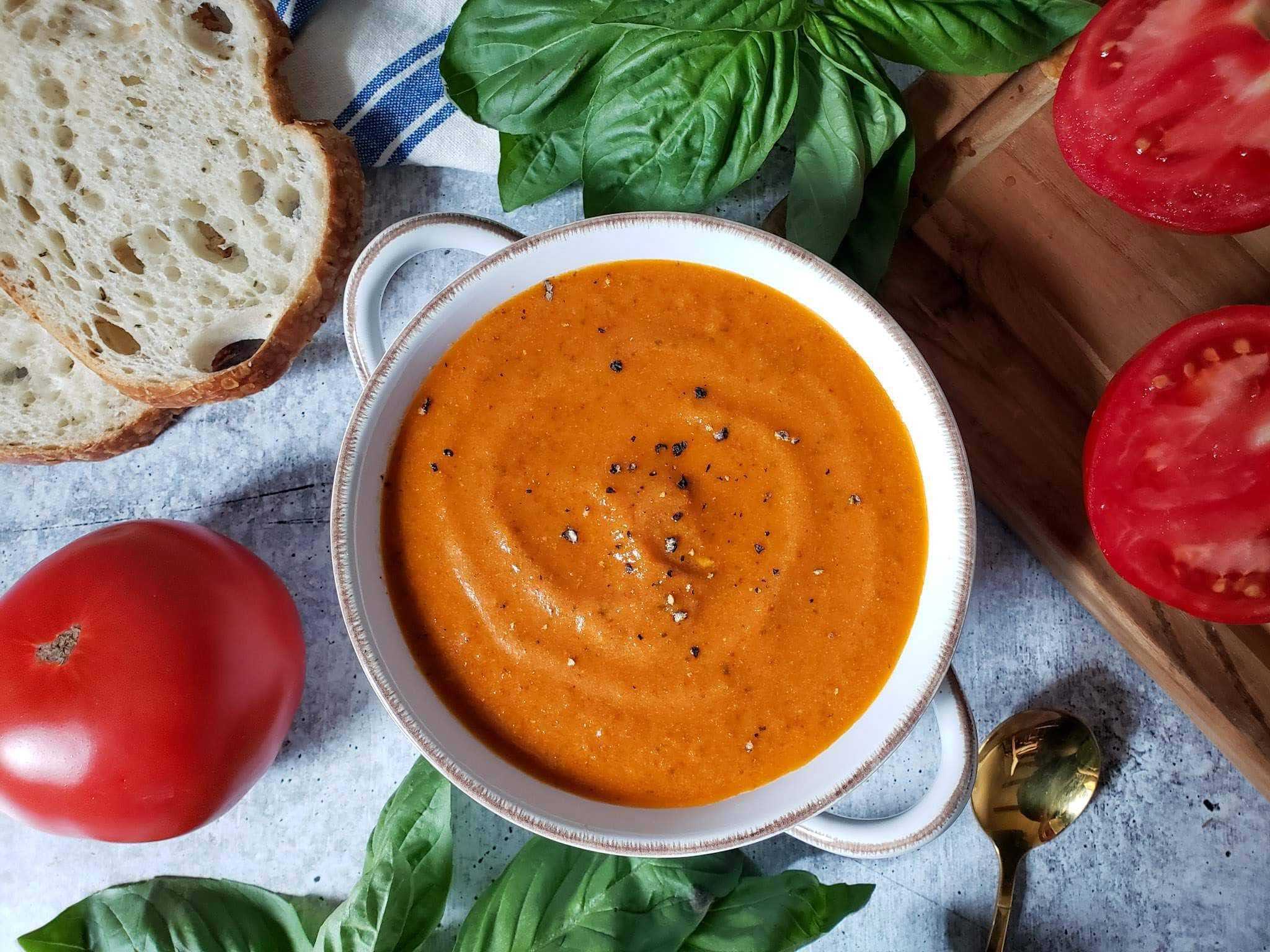 vegan-tomato-and-basil-soup-recipe