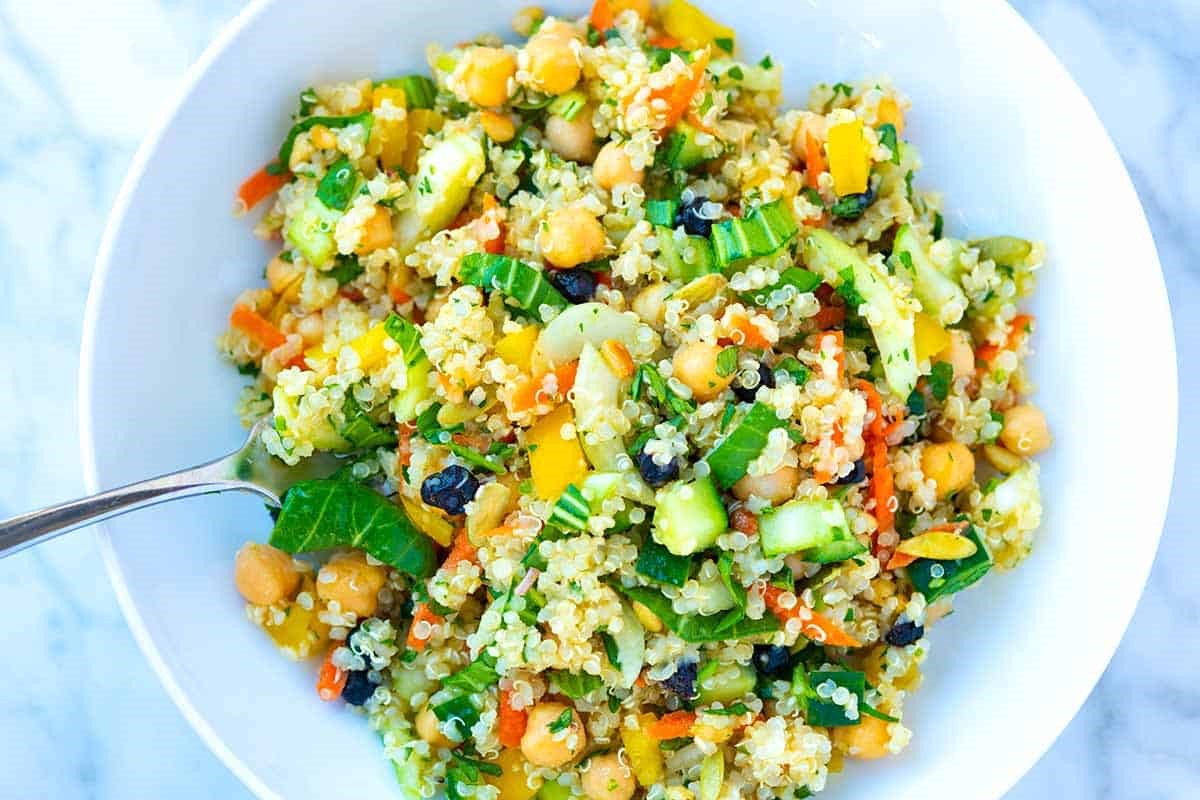 veggie-almond-and-raisin-quinoa-salad-recipe