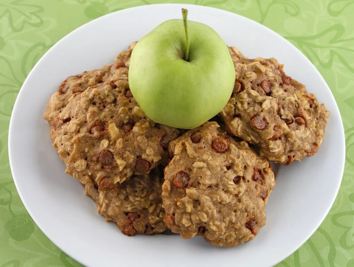 apple-cinnamon-oatmeal-cookies-recipe