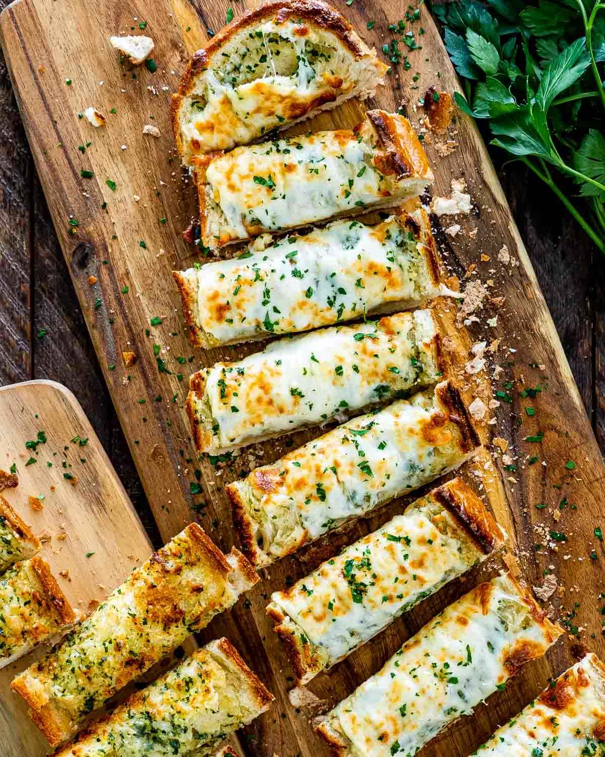 cheesy-garlic-bread-recipe