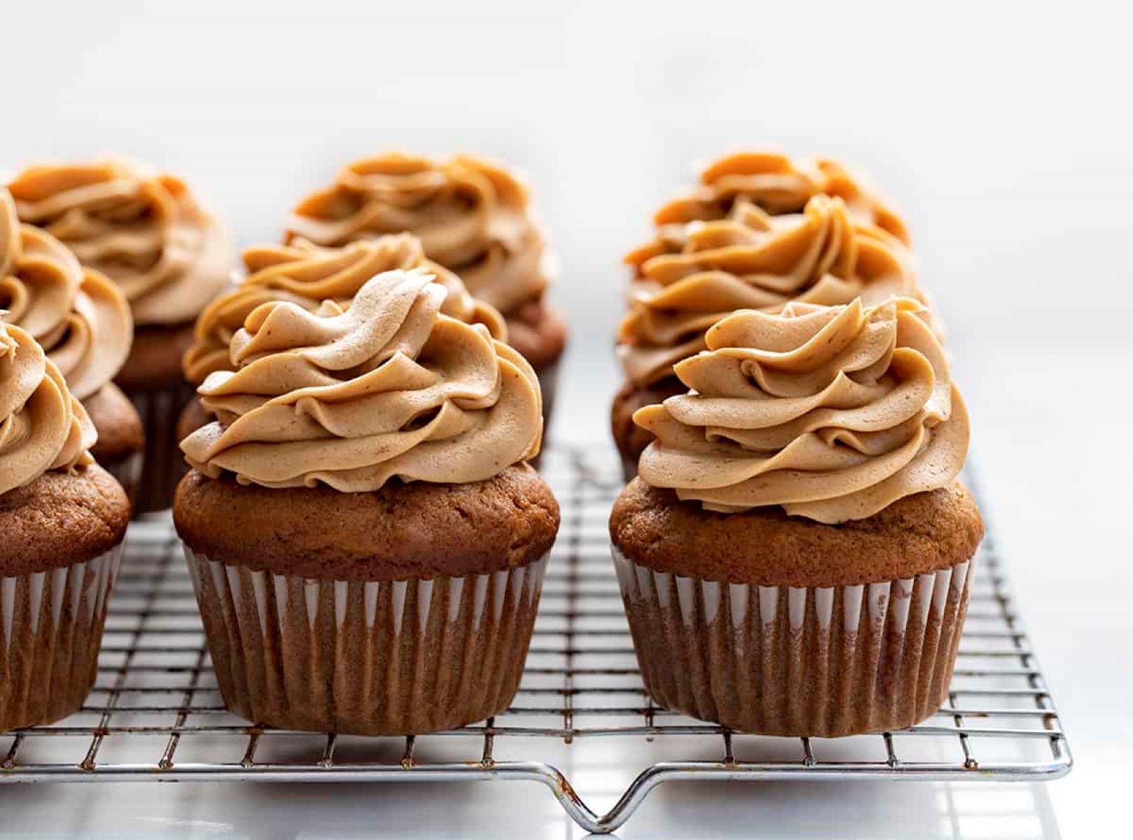 pumpkin-spice-latte-cupcakes-recipe