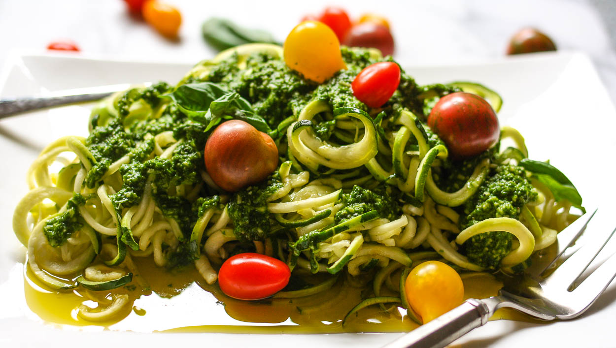 zucchini-noodles-pesto-cherry-tomatoes-recipe