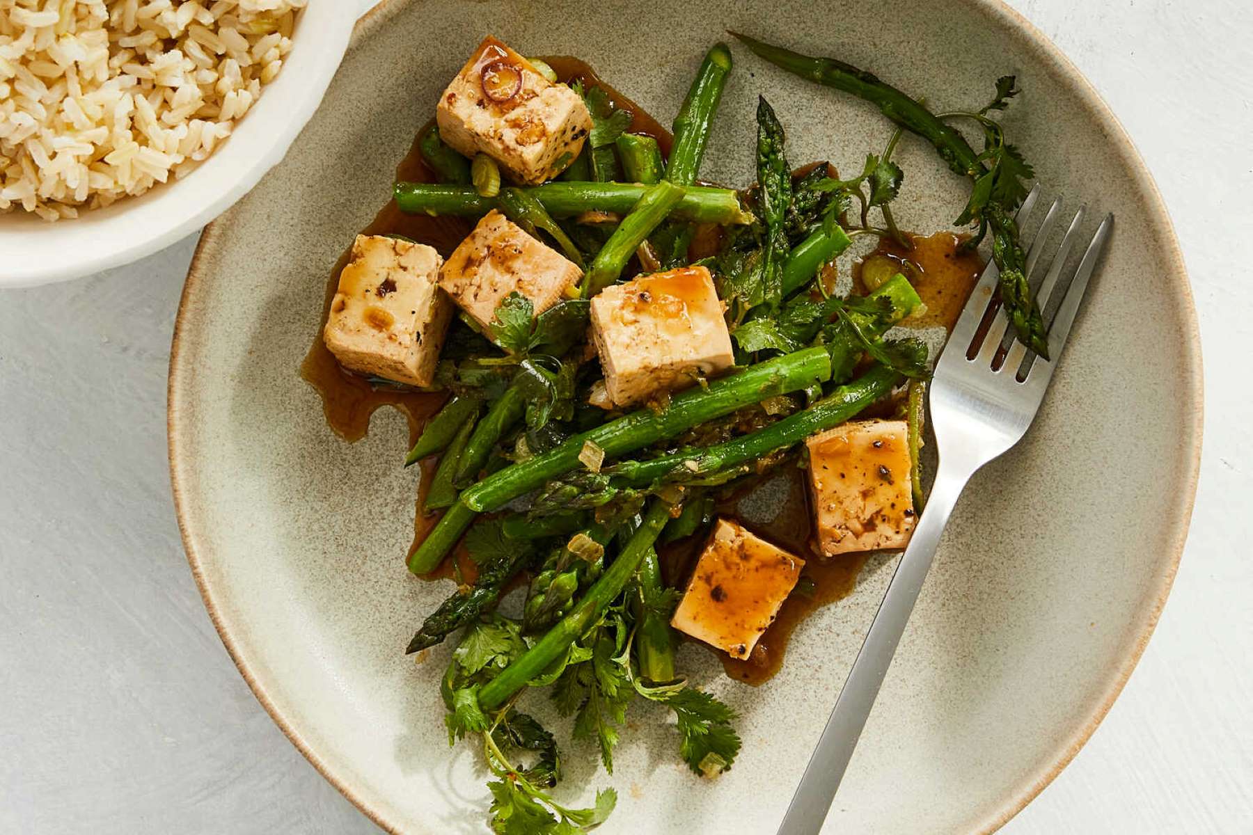 air-fryer-tofu-and-asparagus-scramble-recipe