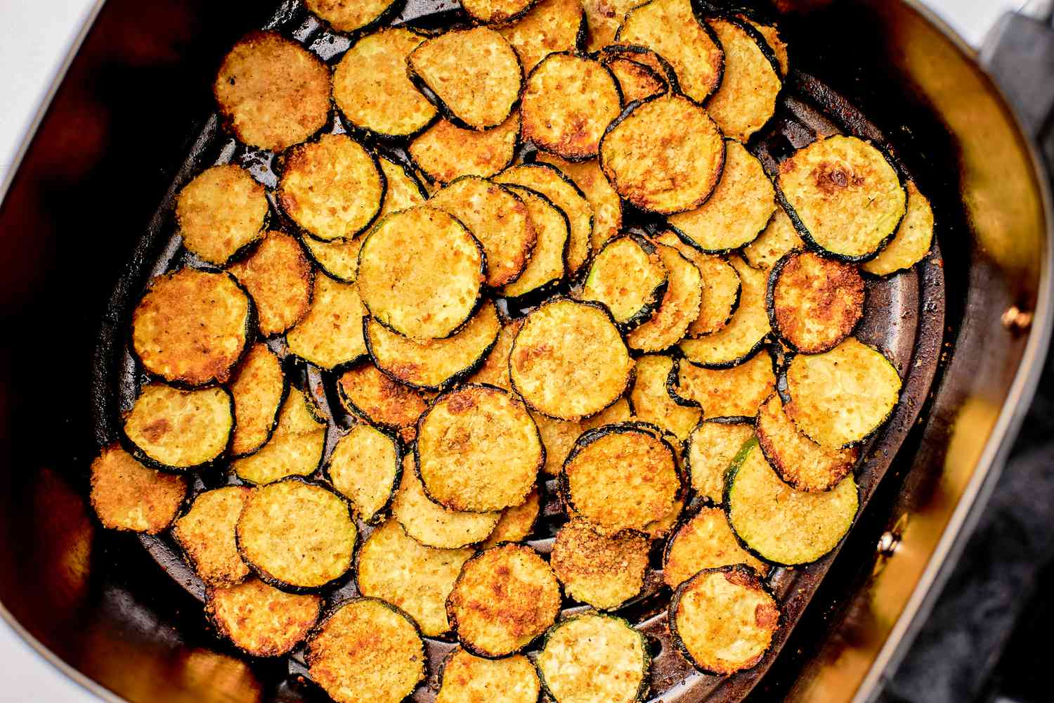 air-fryer-zucchini-chips-recipe