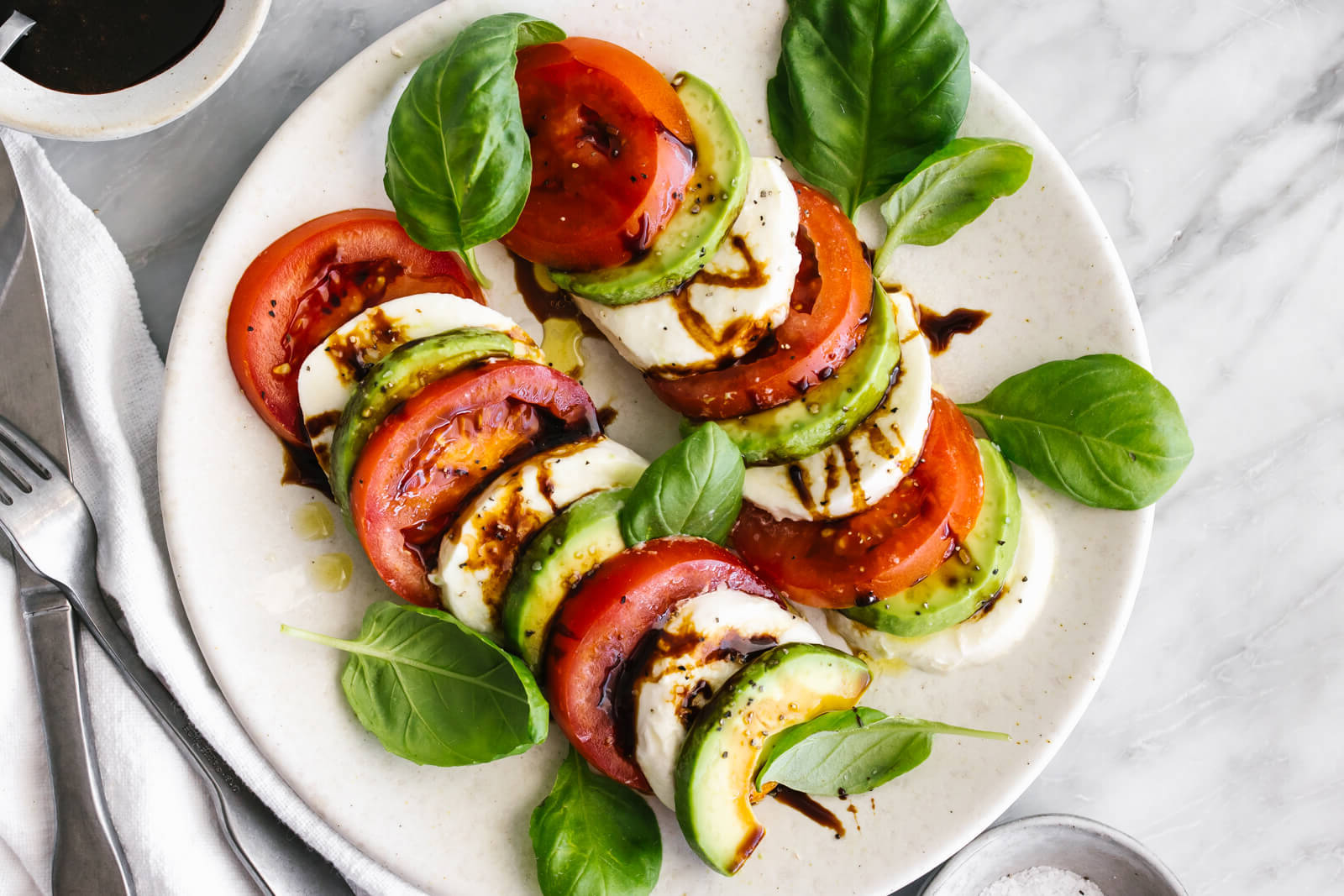 avocado-caprese-salad-recipe