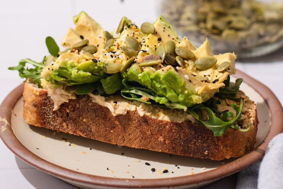 avocado-hummus-toast-recipe