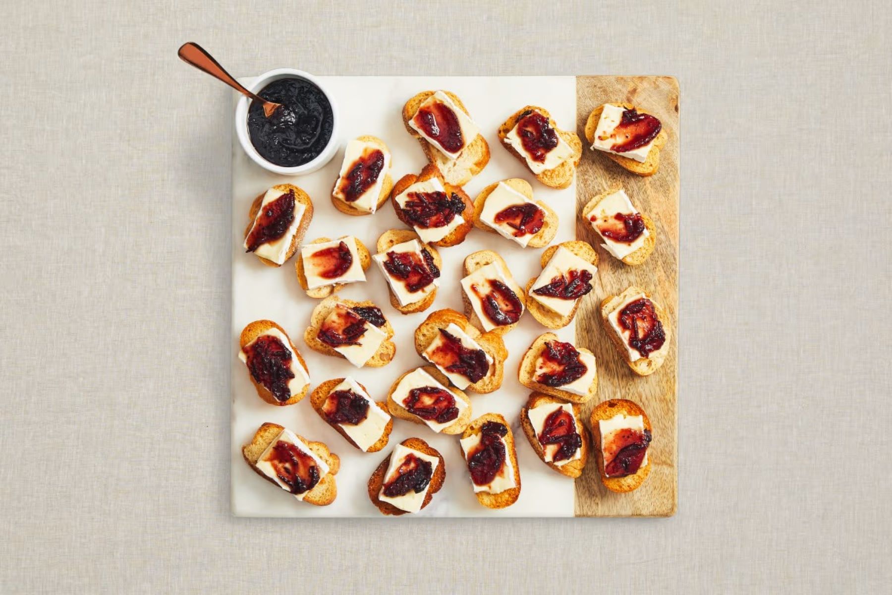 brie-cranberry-crostini-recipe