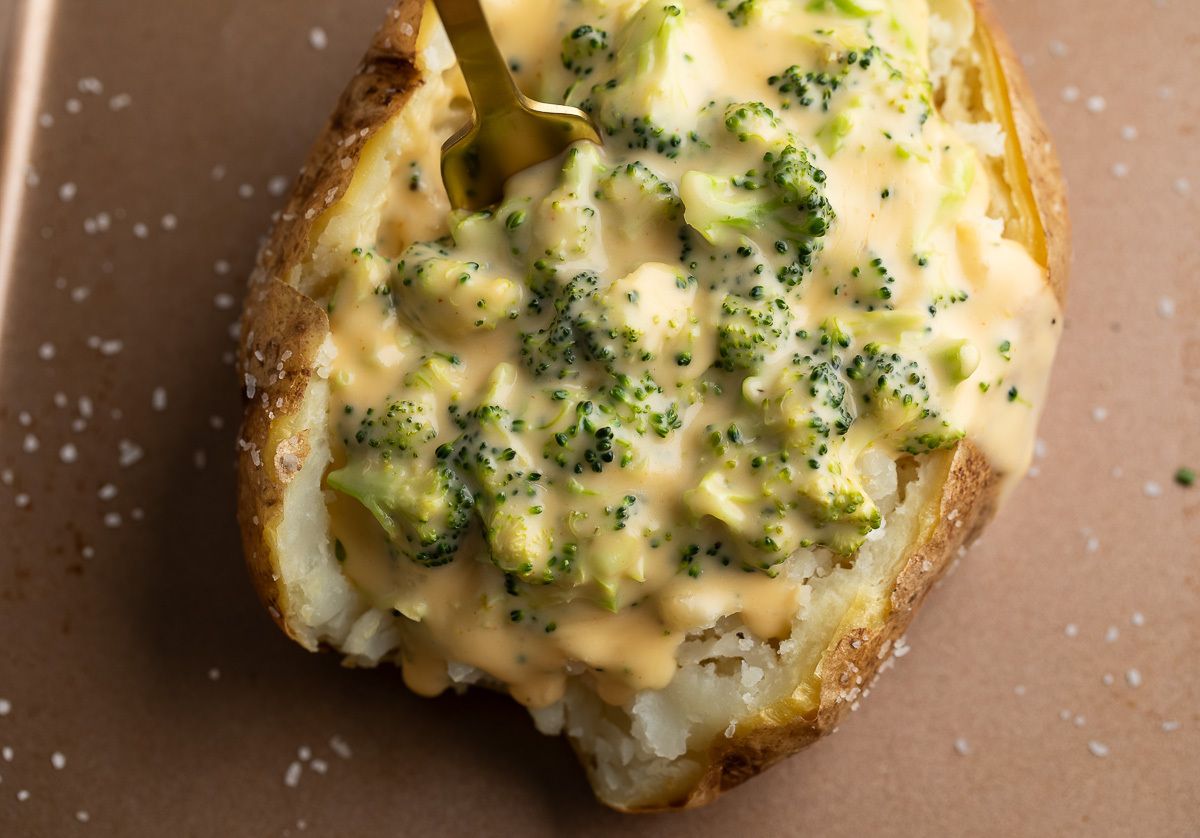 broccoli-cheddar-stuffed-potatoes-recipe