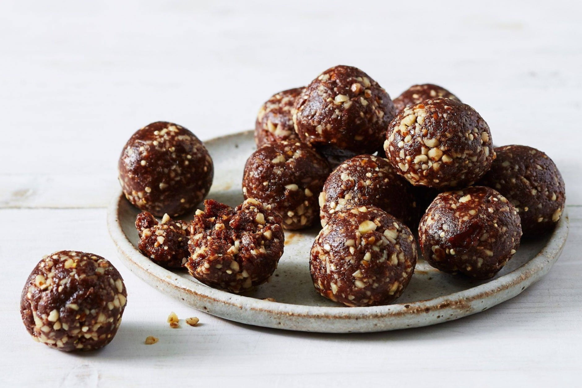 chocolate-almond-protein-balls-recipe