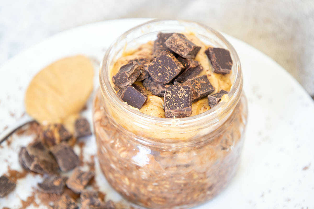 chocolate-peanut-butter-overnight-oats-recipe