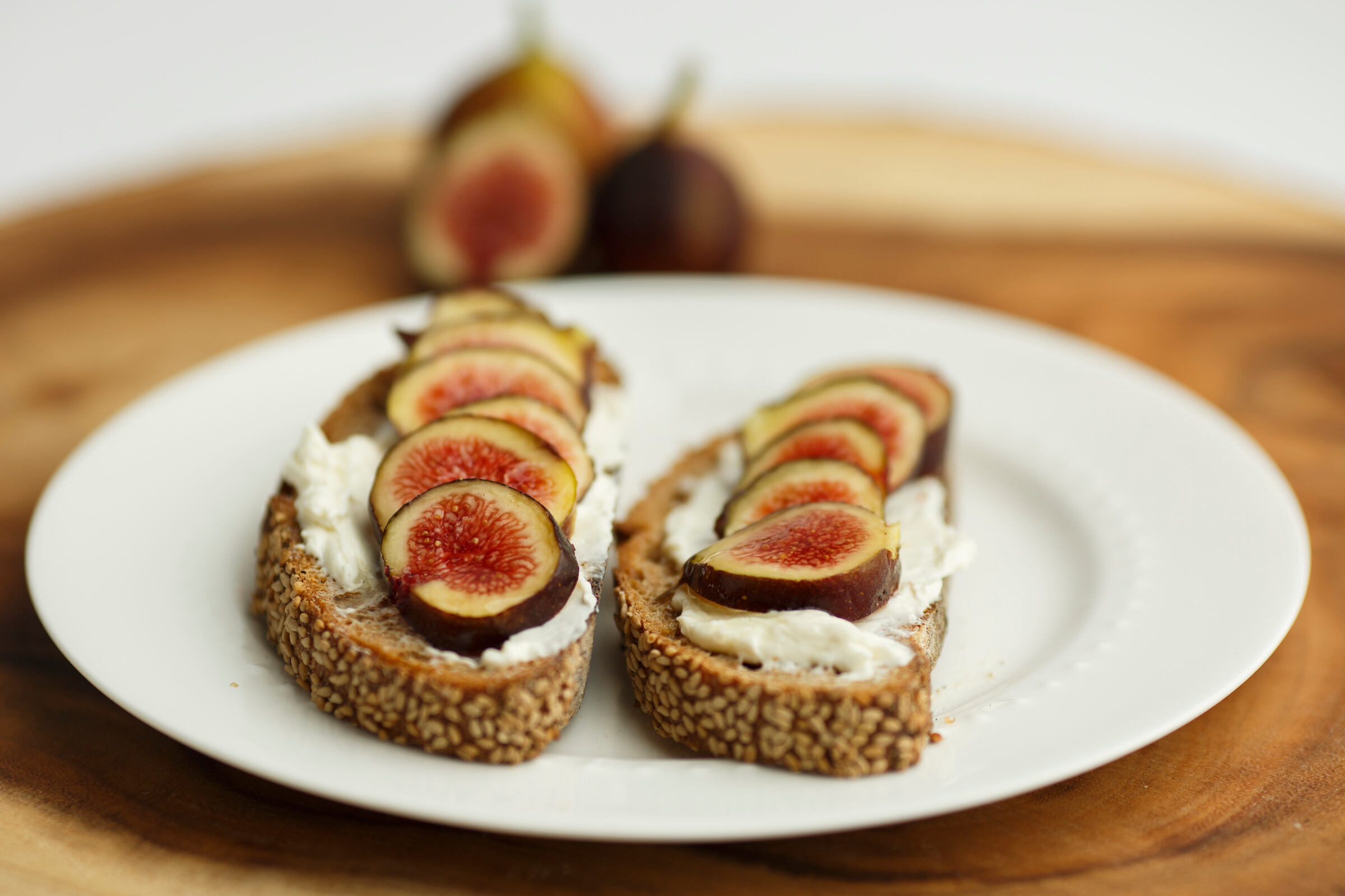 fig-and-goat-cheese-tartines-recipe