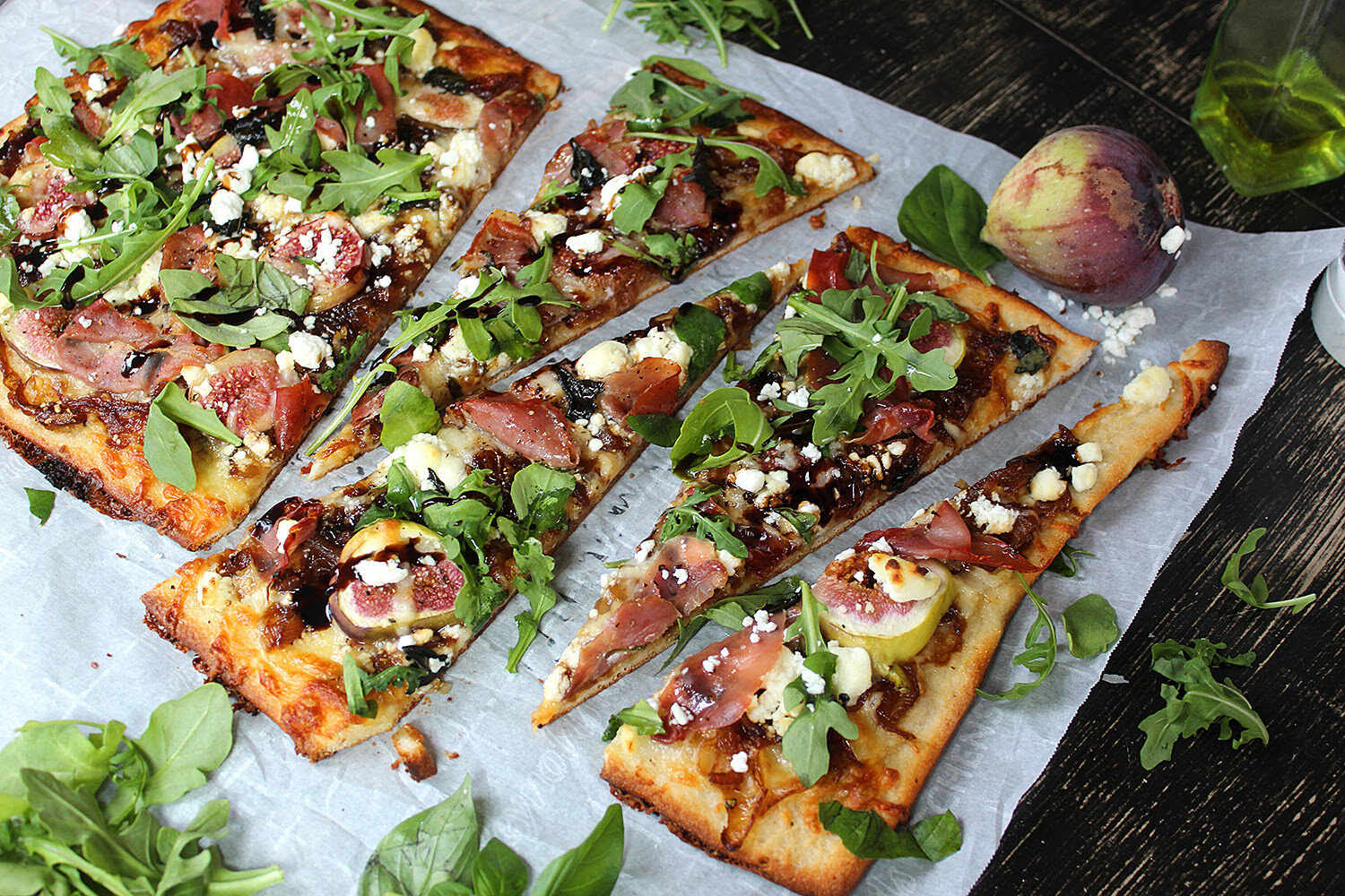 fig-and-prosciutto-flatbread-recipe