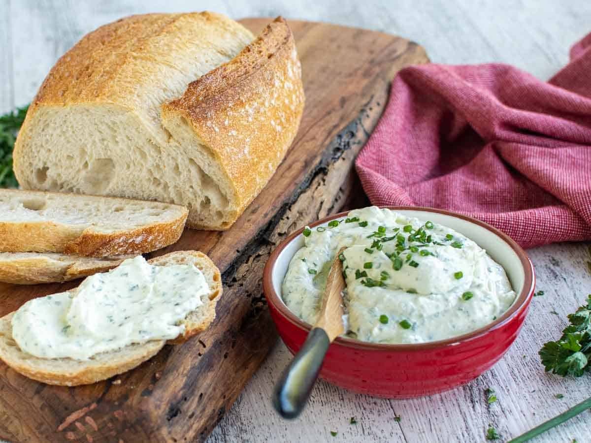 garlic-herb-cheese-spread-recipe