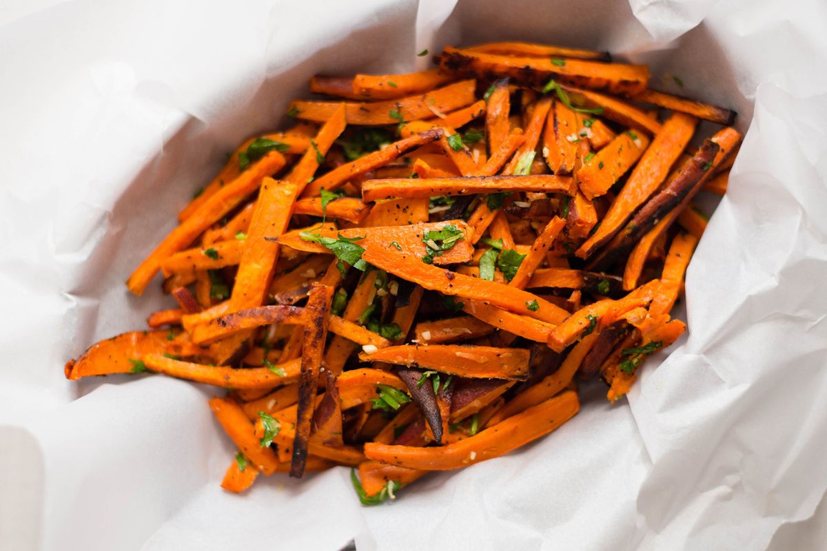 garlic-herb-sweet-potato-fries-recipe