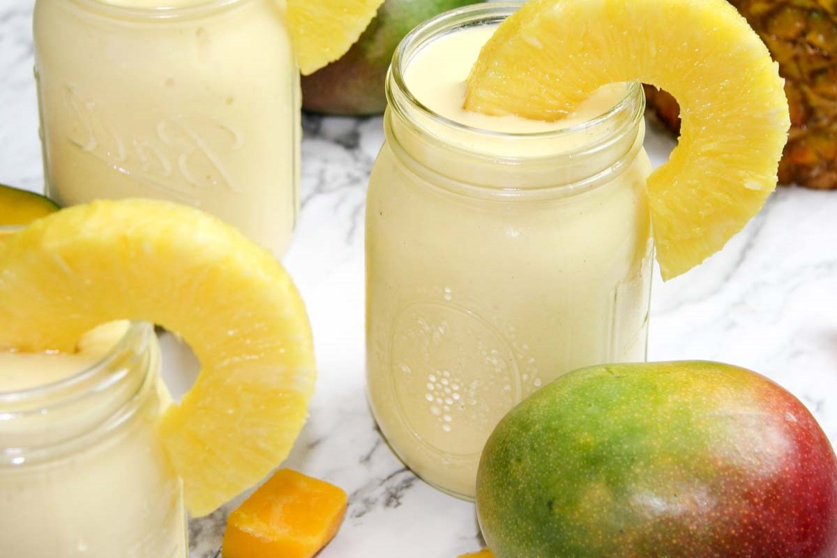 mango-pineapple-coconut-smoothie-recipe