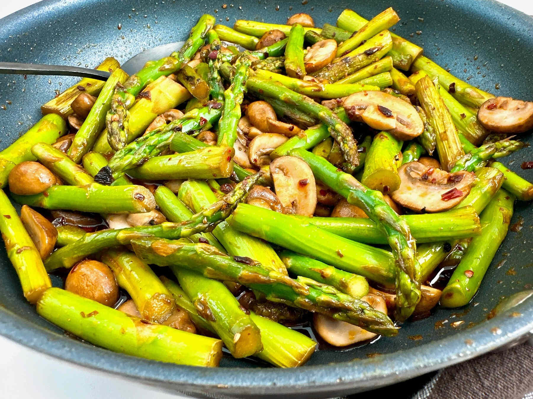 mushroom-and-asparagus-stir-fry-recipe