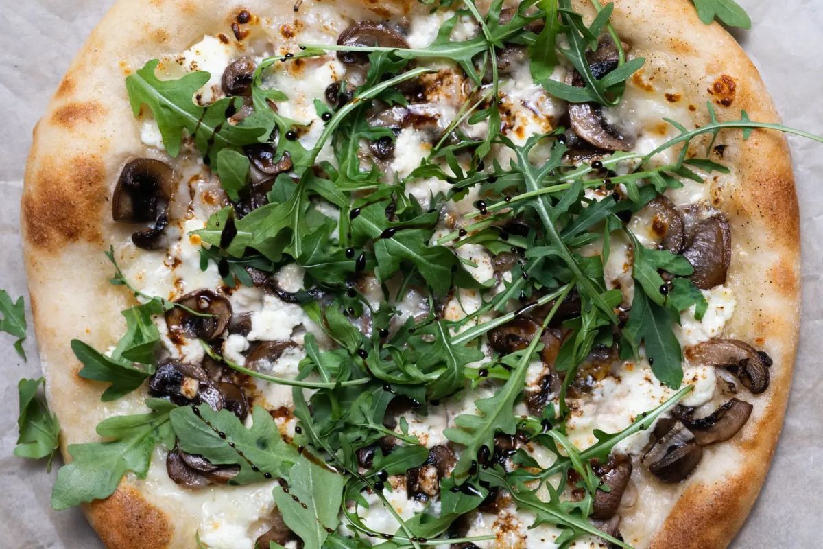 mushroom-goat-cheese-pizza-recipe