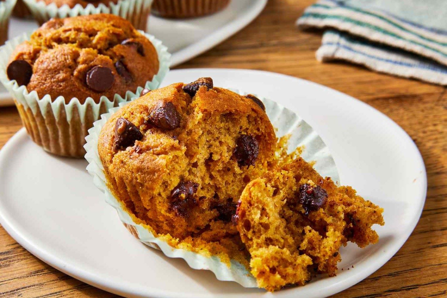 pumpkin-chocolate-chip-muffins-recipe