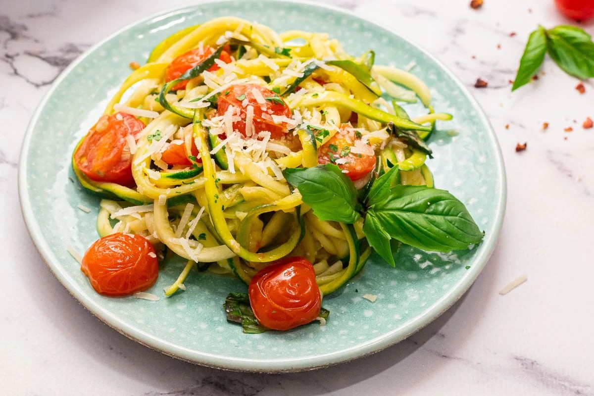 tomato-basil-zoodles-recipe