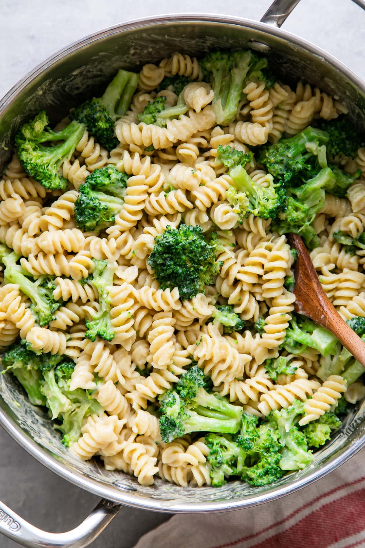 vegan-alfredo-with-broccoli-recipe