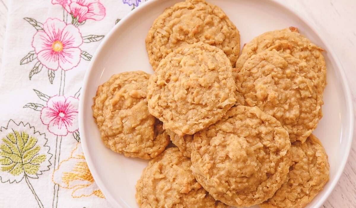 coconut-oatmeal-cookie-recipe